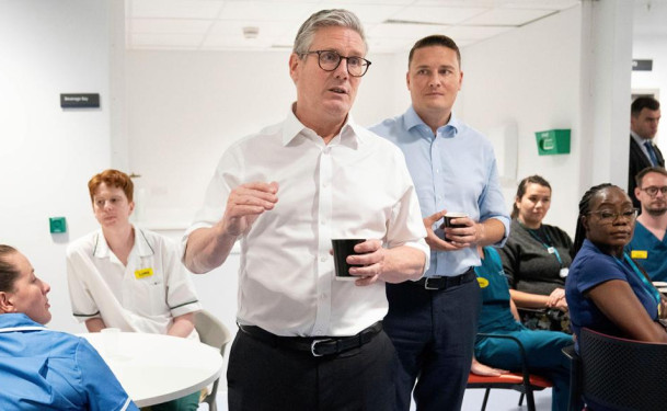 wes-streeting-keir-starmer-hospital-visit-2y34pga-1504x846px.jpg